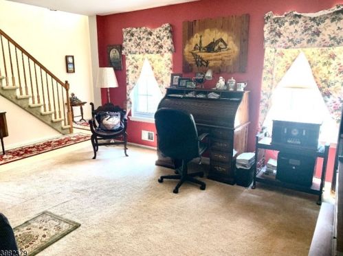 34 Goosetown Dr, Clinton, NJ 08809-2603