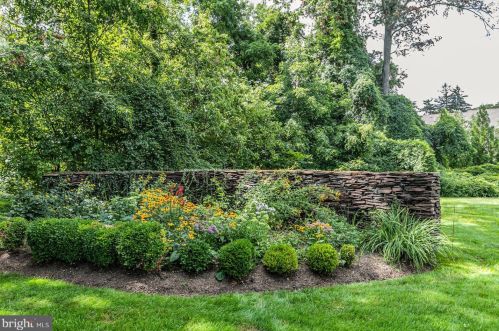 27 Rosedale Rd, Princeton NJ  08540-6702 exterior