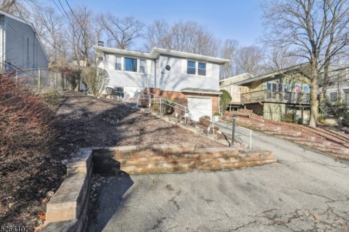 11 Cleveland Ter, Town Center, NJ 07052-1901