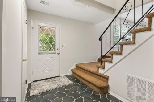 9 David Dr, Trenton, NJ 08638-1707