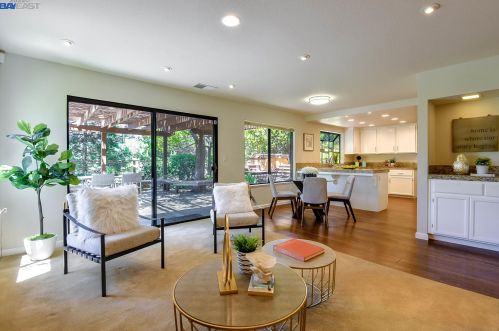 5900 Charter Oaks Dr, Hayward CA  94552-1678 exterior