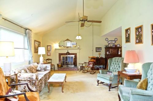 18 Marlborough Rd, Norwalk, CT 06851-2634