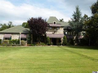 735 Hanover St, Carlisle, PA 17013-1535