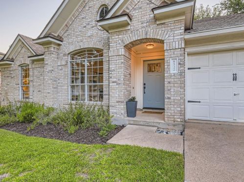 8532 Copano Dr, Austin TX  78749-3773 exterior
