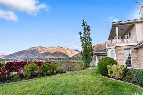 2515 Willow Hl Dr, Sandy UT 84093-1894 exterior