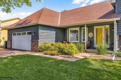 1357 Interlachen Dr, Saint Paul MN  55123-2159 exterior