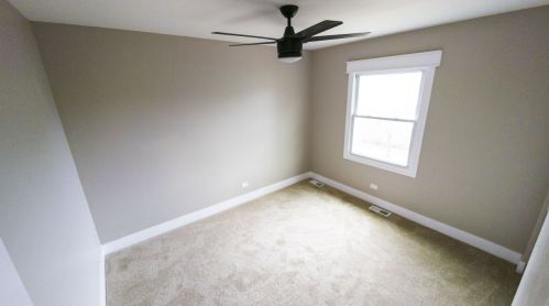 246 Roman Cir, Lemont IL  60440-2590 exterior