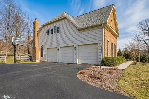 17273 Fontaine Ct, Round Hill, VA 20141-4201