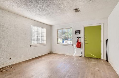 1301 Alegria Rd, Austin, TX 78757-3409