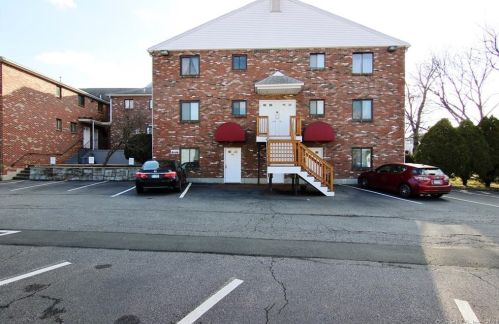 10 Arch St, Norwalk CT  06850-3917 exterior
