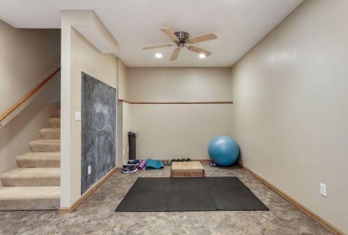 201 Dunbar Way, Saint Paul MN  55115-2815 exterior