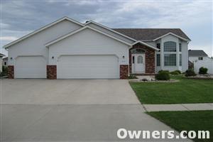 3314 43rd Ave, Fargo, ND 58104-6639
