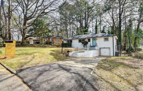 2566 Dewey Ave, Atlanta GA  30344-1048 exterior