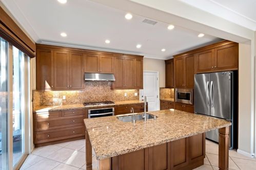 210 Kempton, Irvine CA  92620-2154 exterior