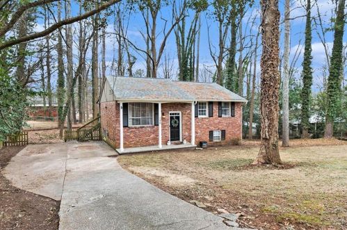 196 Evergreen Dr, Marietta, GA 30060-7026