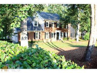 1262 Melton Dr, Lilburn, GA 30047-1956