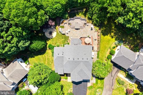 11301 Water Pointe Cir, Herndon, VA 20194-1036
