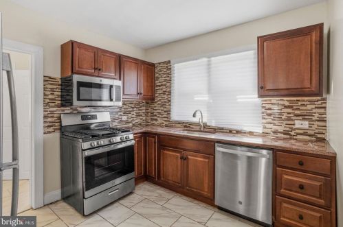 26 Crescent Blvd, Camden NJ  08108-1042 exterior