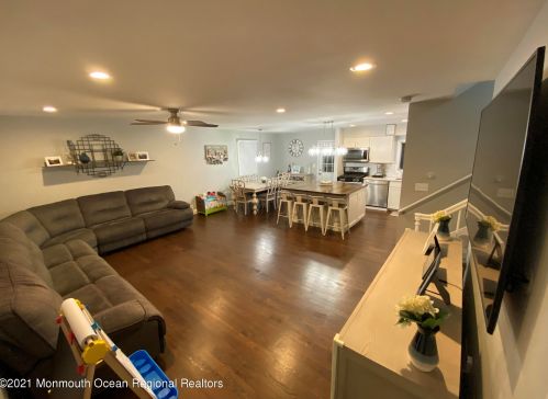14 Henry Dr, Middletown, NJ 07748-2339