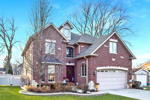 316 Bonnie Brae Ave, Itasca, IL 60143-2205