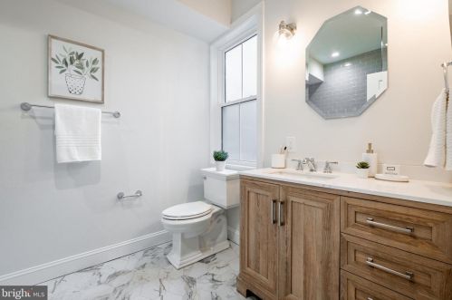 541 22nd St, Philadelphia PA  19130-3130 exterior