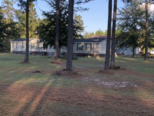 3195 Odum Rd, Screven, GA 31560-8220