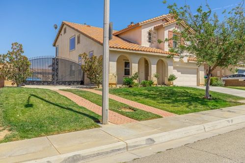 42636 71st St, Lancaster, CA 93536-7433