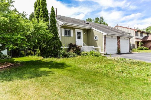 1731 Fulton Ln, Hanover Park, IL 60133-5911