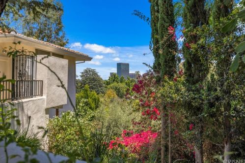 15569 Meadowgate Rd, Van Nuys, CA 91436-3428