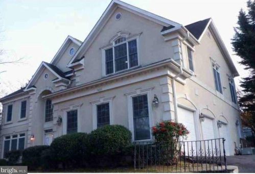 7403 Galanis Dr, Annandale, VA 22003-2543