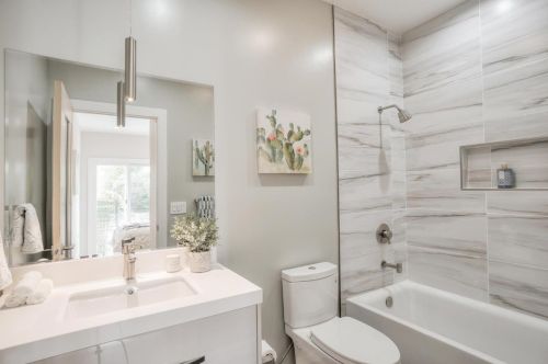 260 Girard St, San Francisco CA 94134-2110 exterior