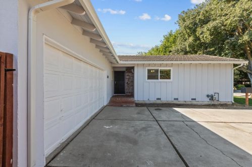 3010 Cabrillo Dr, Tracy, CA 95376-2009
