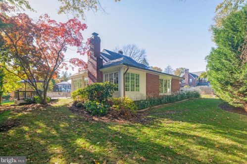 1023 Washington Ave, Tavistock NJ 08033-3605 exterior