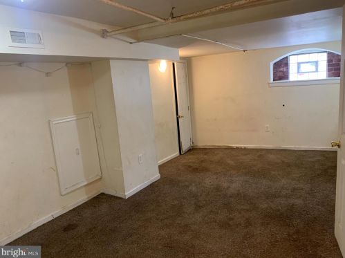 4922 10th St, Philadelphia PA  19141-3902 exterior