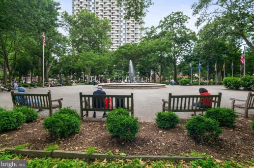 637 Lombard St, Philadelphia PA  19147-1416 exterior