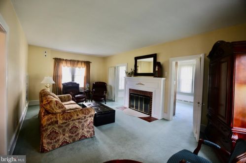 232 Holly Ave, Pitman NJ  08071-1257 exterior