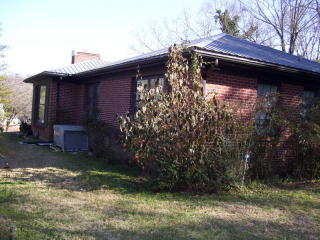 305 Hull Ave, Gainesboro, TN 38562-9135