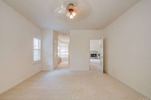 1916 Lakeview Ct, Modesto, CA 95355-1876