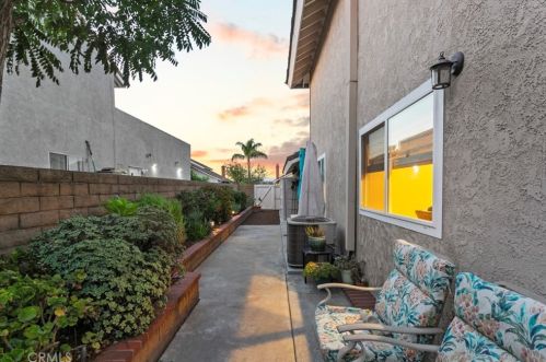 752 Fairway Ln, Anaheim CA  92807-4802 exterior