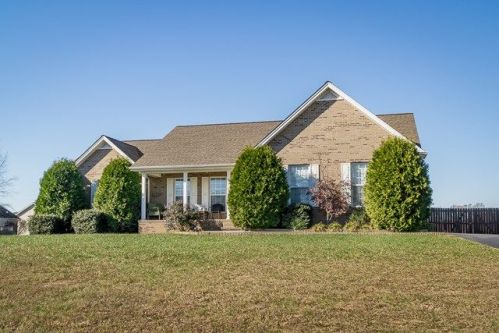 136 Prosperity Dr, Baxter, TN 38544-3621