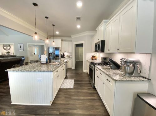320 Thrash Rd, Lagrange GA  30241-8137 exterior