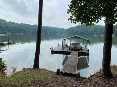 1308 Lakeside Trl, Martin, GA 30557-5049