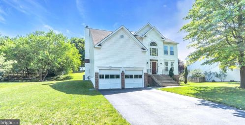 704 Galloway Dr, Leesburg, VA 20175-8982