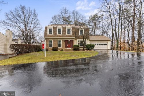 8823 Shadowlake Way, Springfield, VA 22153-2121