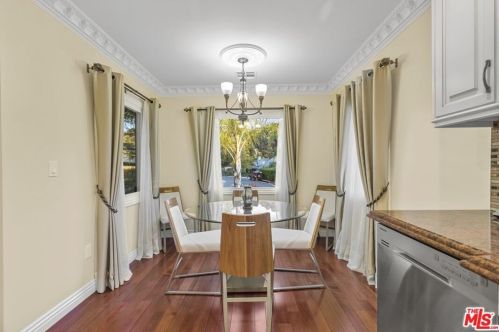 2417 Glenoaks Blvd, Glendale CA  91206-3027 exterior