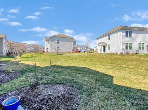 1295 Newport Cir, Pingree Grove IL  60140-2070 exterior