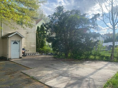 167 Jerome Pl, Bloomfield, NJ 07003-4915