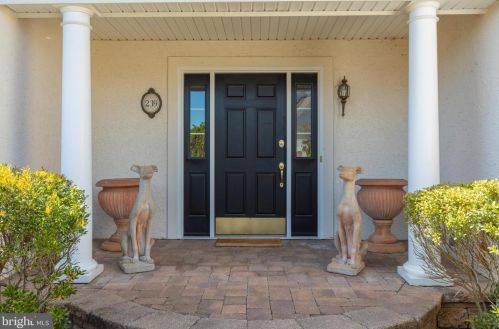 239 Sydney Rd, Southampton, PA 18966-2894