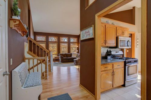 4924 Aspen Dr, Prior Lake, MN 55378-2912