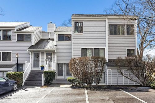 187 Rowayton Woods Dr, Norwalk, CT 06854-3944